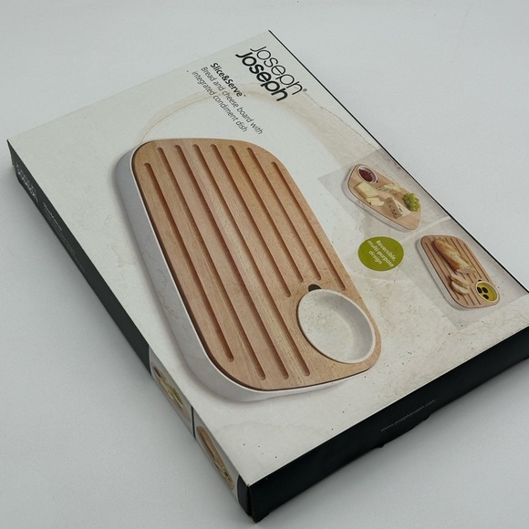 New Joseph Joseph Slice & Serve Bread and Cheese Board No. 70075 - Picture 5 of 5